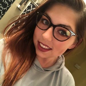 Meet your Posher, Becky